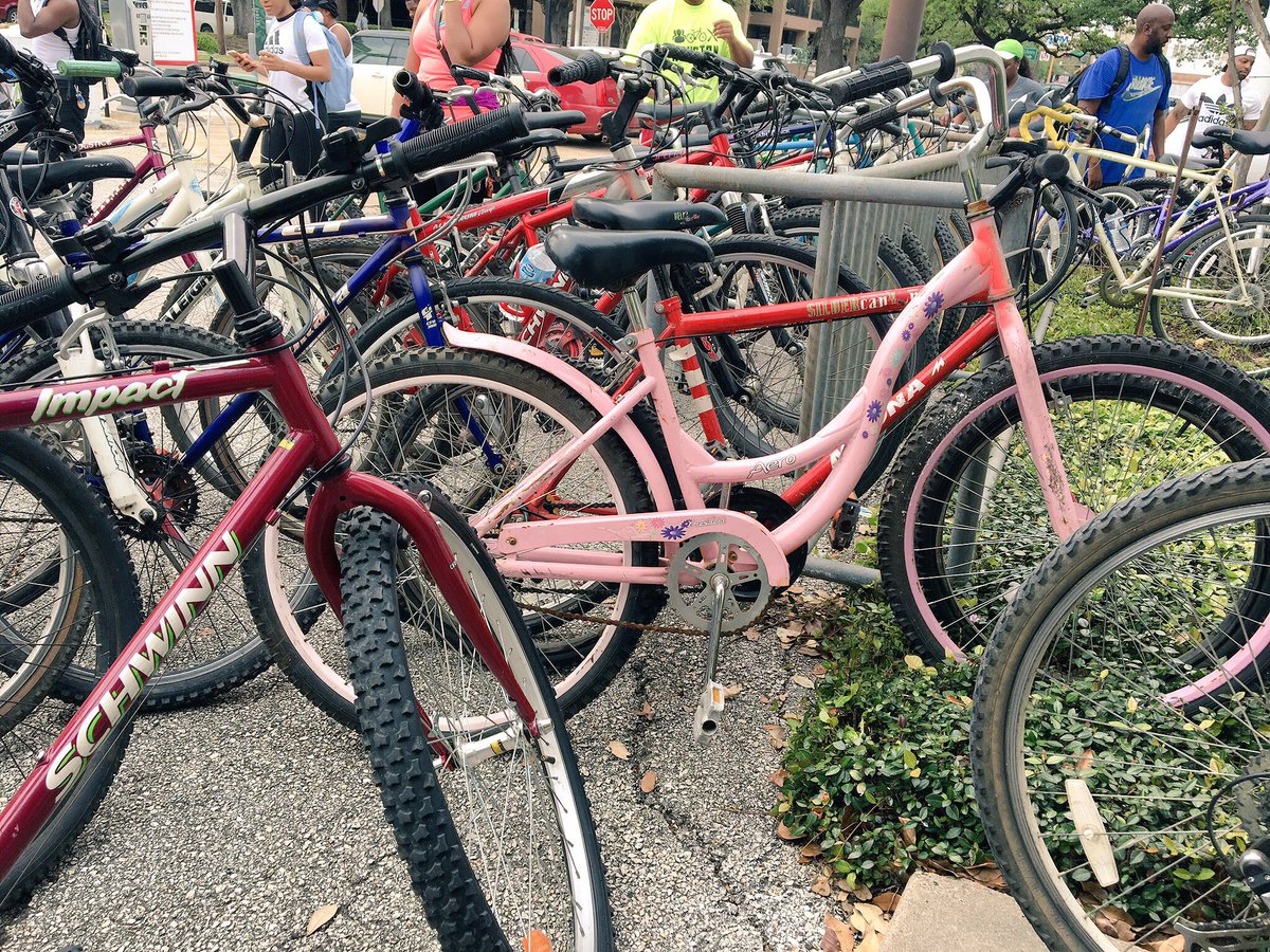 htxmickey's tweet photo. 👫🚲🍴 
April #meetbikeeat date 
DROPPING SOON🤗 https://t.co/8uJr2Ggacs
