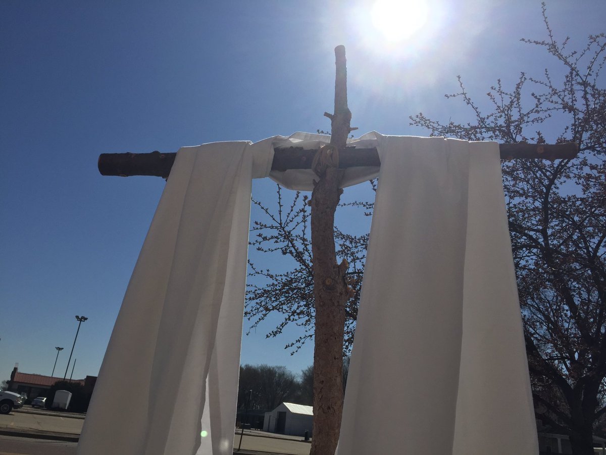 TheLutherCenter's tweet photo. Meal at 6:15 , worship at 9:00 . See you tonight! https://t.co/WtMpDDxJbI