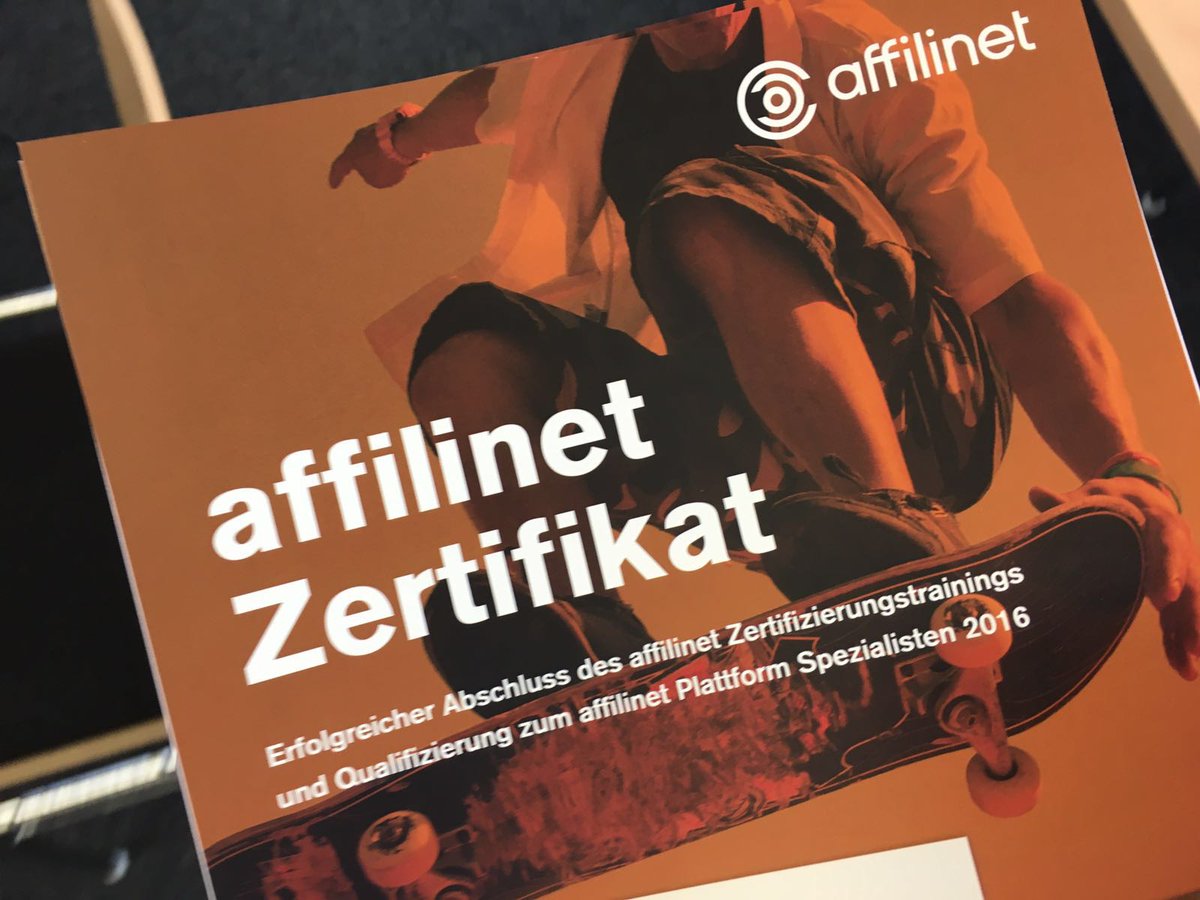 conversionmedia's tweet photo. Schöner Tag in Müchen @affilinet_de und mit @smava und @robertklimossek noch einen trinken bevor es zurück geht. https://t.co/VniNDCWJ8P