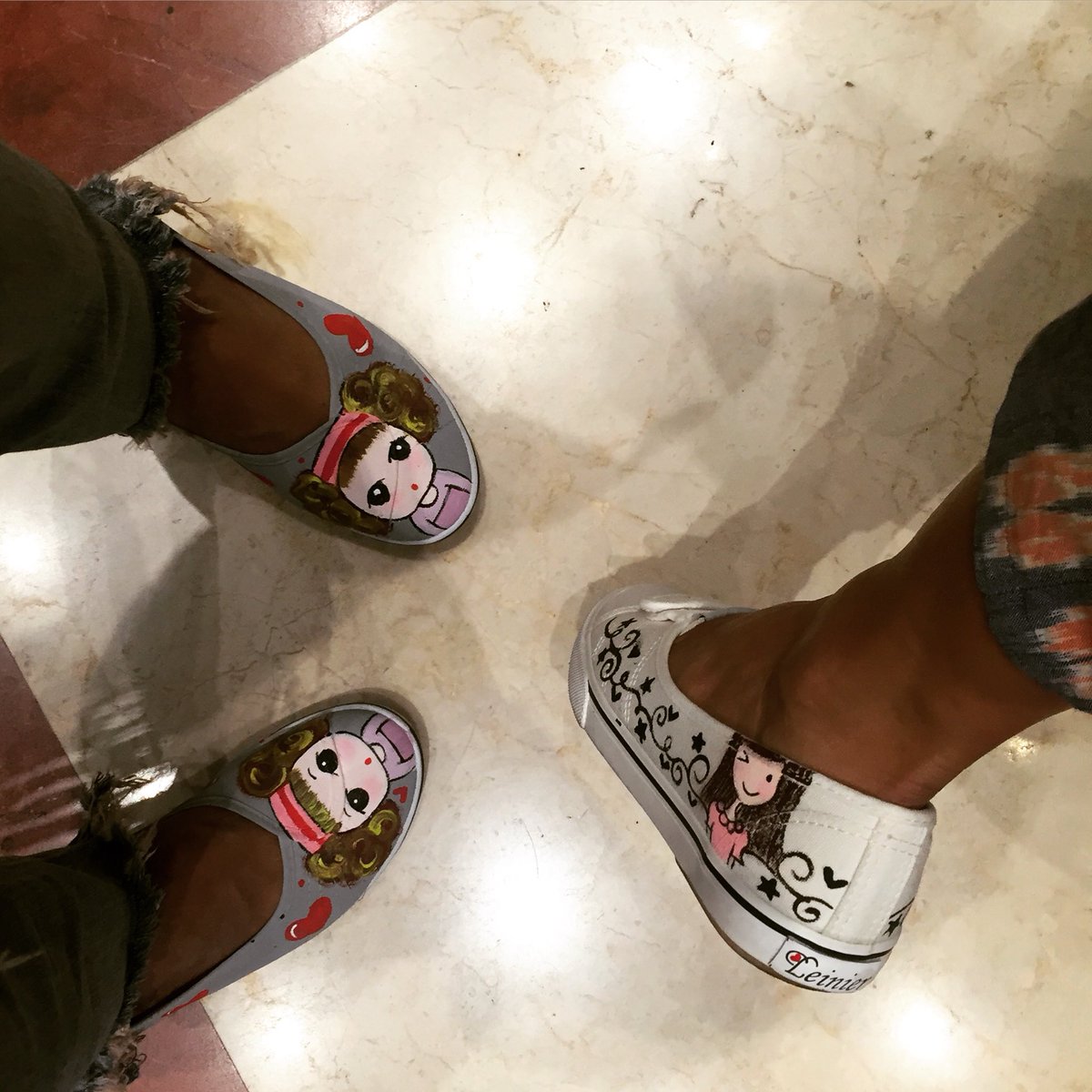 RushiManoshi's tweet photo. For the love of shoes in  #Malaysia with @RushiSharma @ManoshiNath https://t.co/cz8bWiBIdR