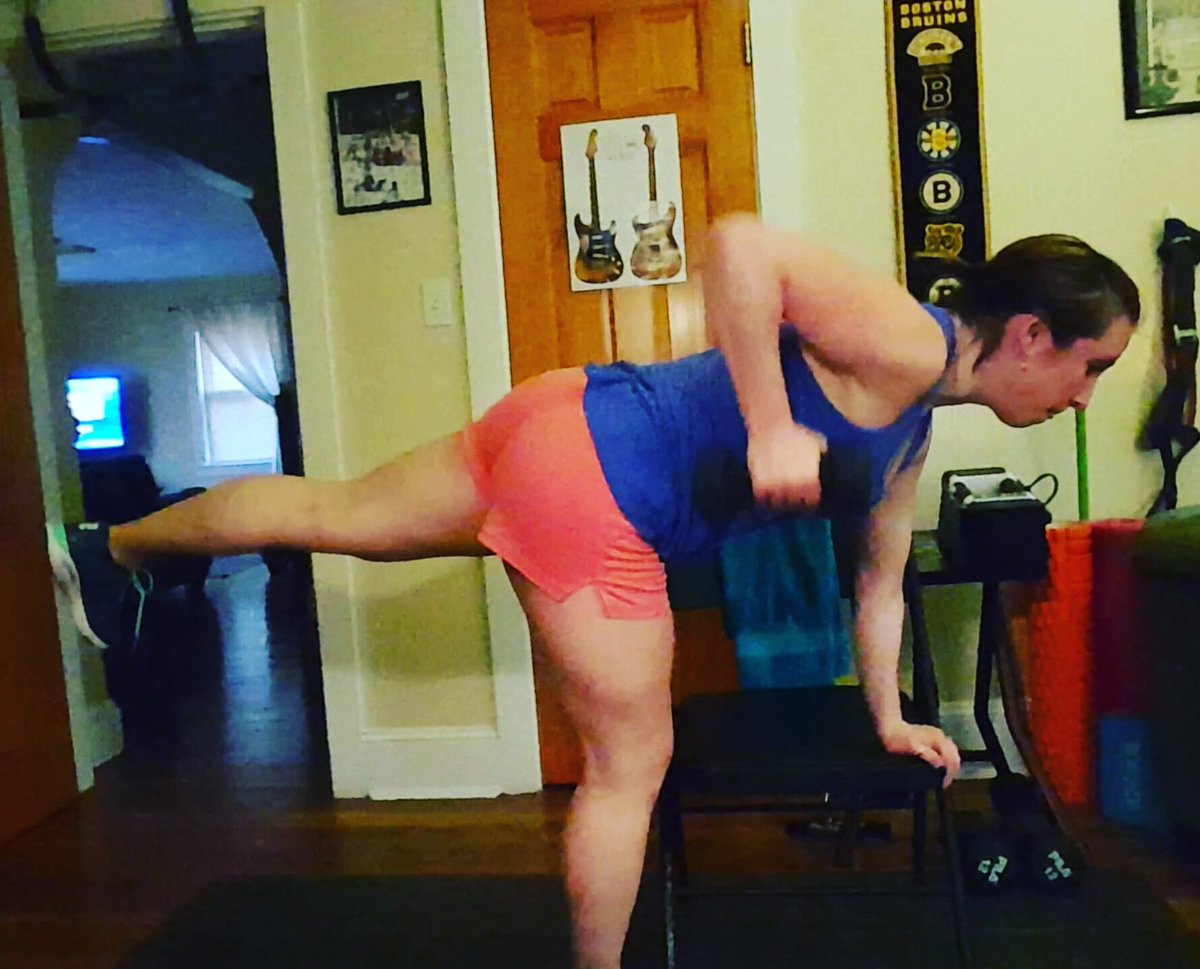 Island_Life8's tweet photo. Compound stability movements with @Thehammerchisel! #chiselendurance Thanks @AutumnCalabrese! #strengthtraining https://t.co/ltACuQKTBJ