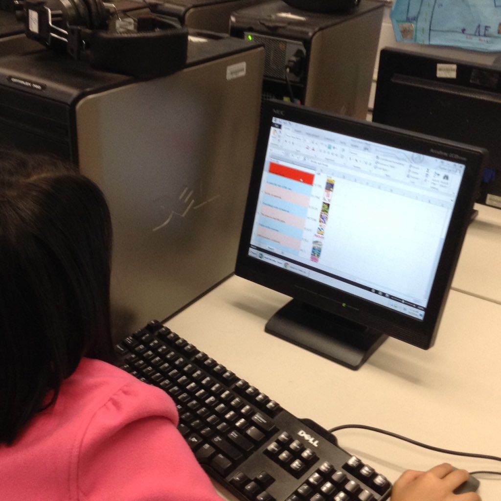 RusComputerlab's tweet image. Second graders working in Excel. Even their teacher is impressed! #rusheroes16 @RUSBLVD