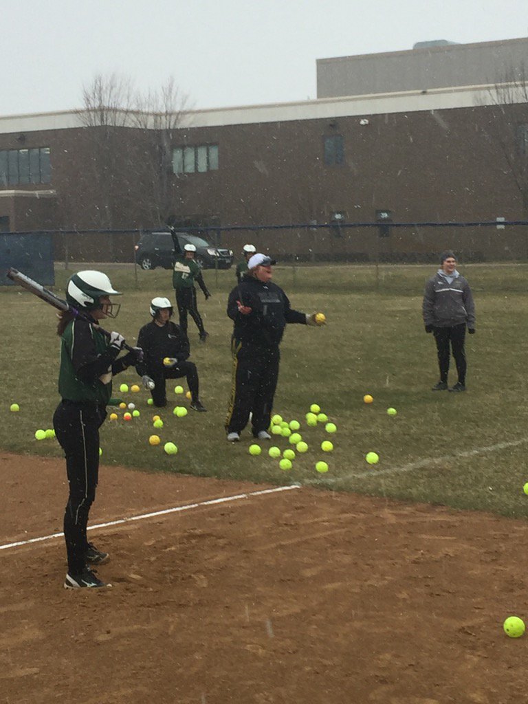 Wildcat_SB's tweet photo. Seriously? Snow.... https://t.co/neXzgsvp8f