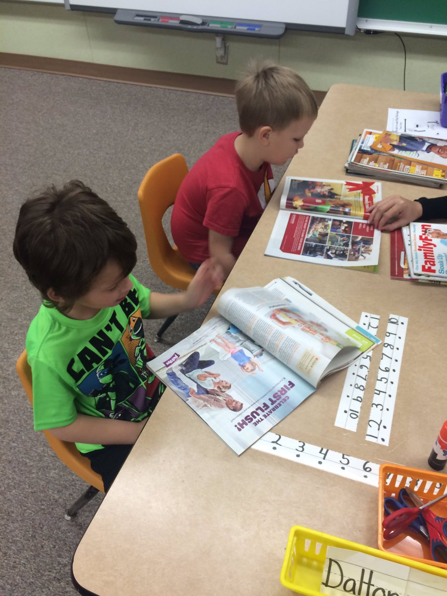 TaraTK's tweet photo. #CISDGameOn Ss locate pictures of objects that begin with the letter sounds. https://t.co/9B3PplxJNE