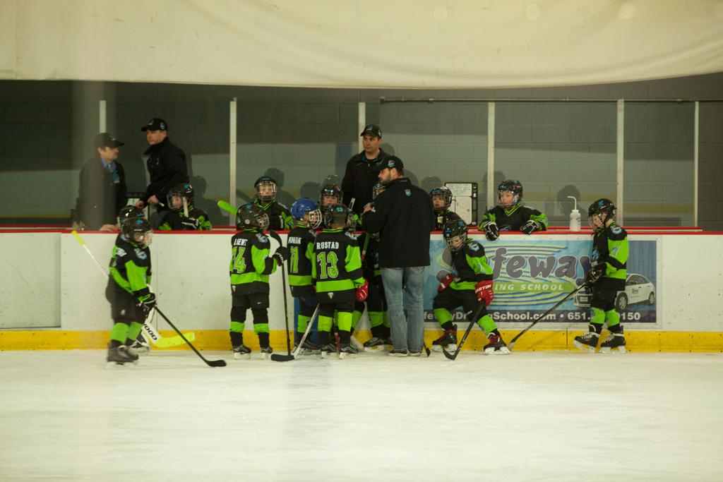 08MustangsGreen's tweet photo. Tough last second loss last night to a solid MN Wave advanced mite team  but the boys played well. #08MustangsGreen https://t.co/RzdmxDdkWI