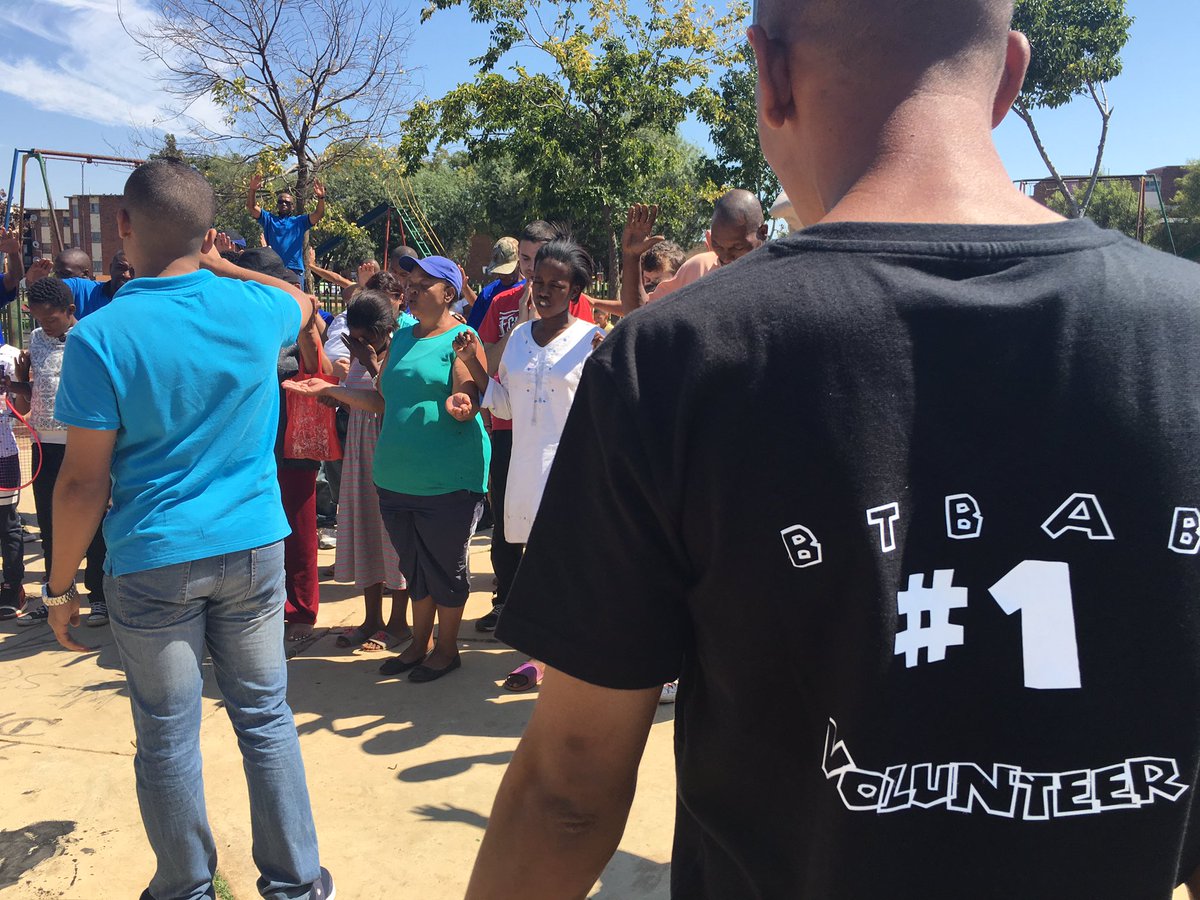 btbab247's tweet photo. #1kasi@Atime 
1 kasi @ a time Campaign 
Claremont
#volunteers we love you too bits 
#realservants https://t.co/ggjn9Y1rSt