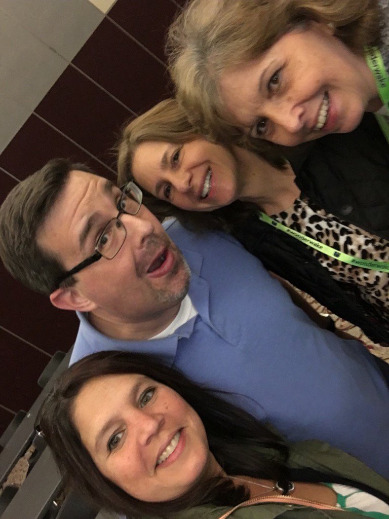 druby1's tweet photo. Coding buddies!
#wonderwake #CSforAll https://t.co/9ITgtT249O