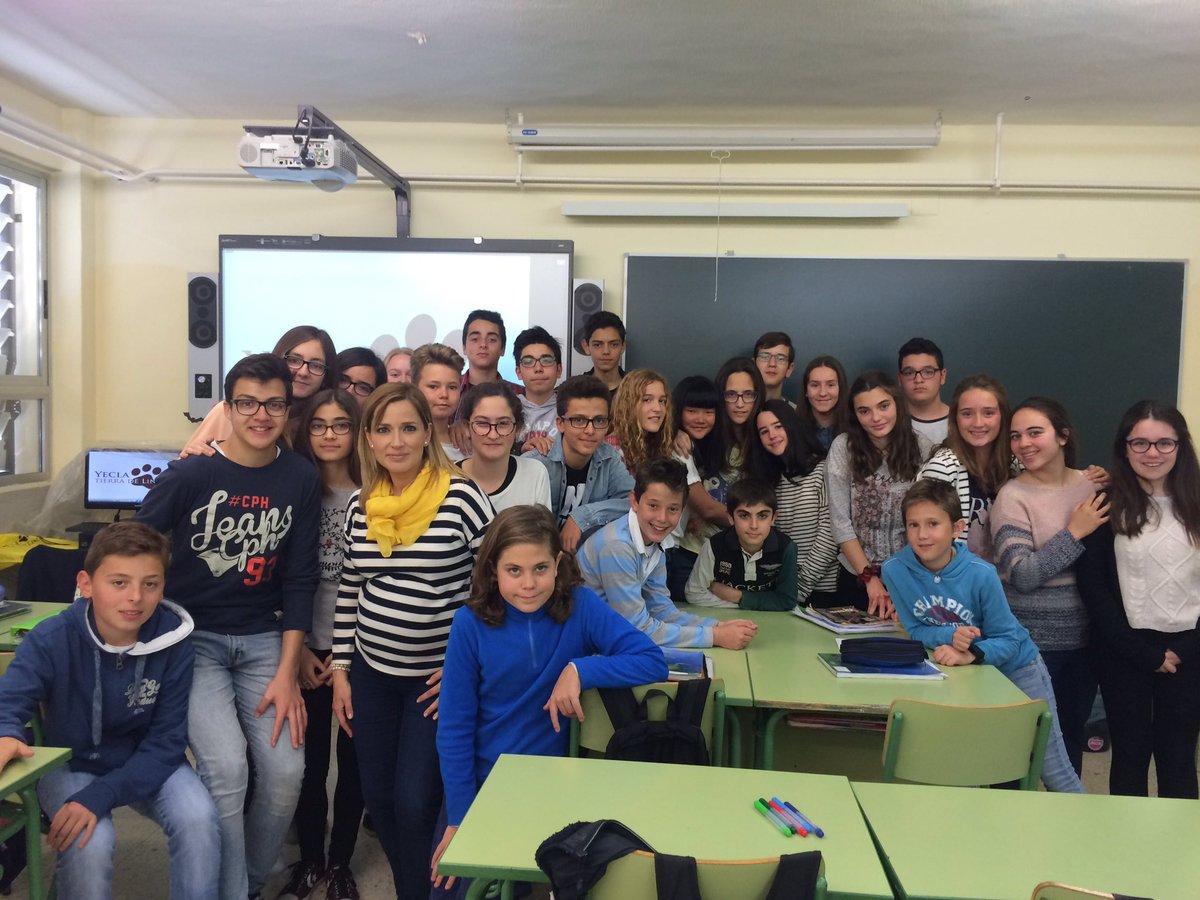 LincesYecla's tweet photo. 3er día con las charlas informativas concienciando sobre el respeto al lince ibérico e informando del LifeIberlince https://t.co/E8XMnSui3I