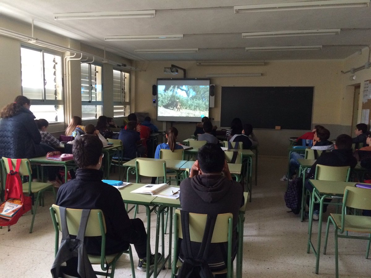 LincesYecla's tweet photo. 3er día con las charlas informativas concienciando sobre el respeto al lince ibérico e informando del LifeIberlince https://t.co/E8XMnSui3I