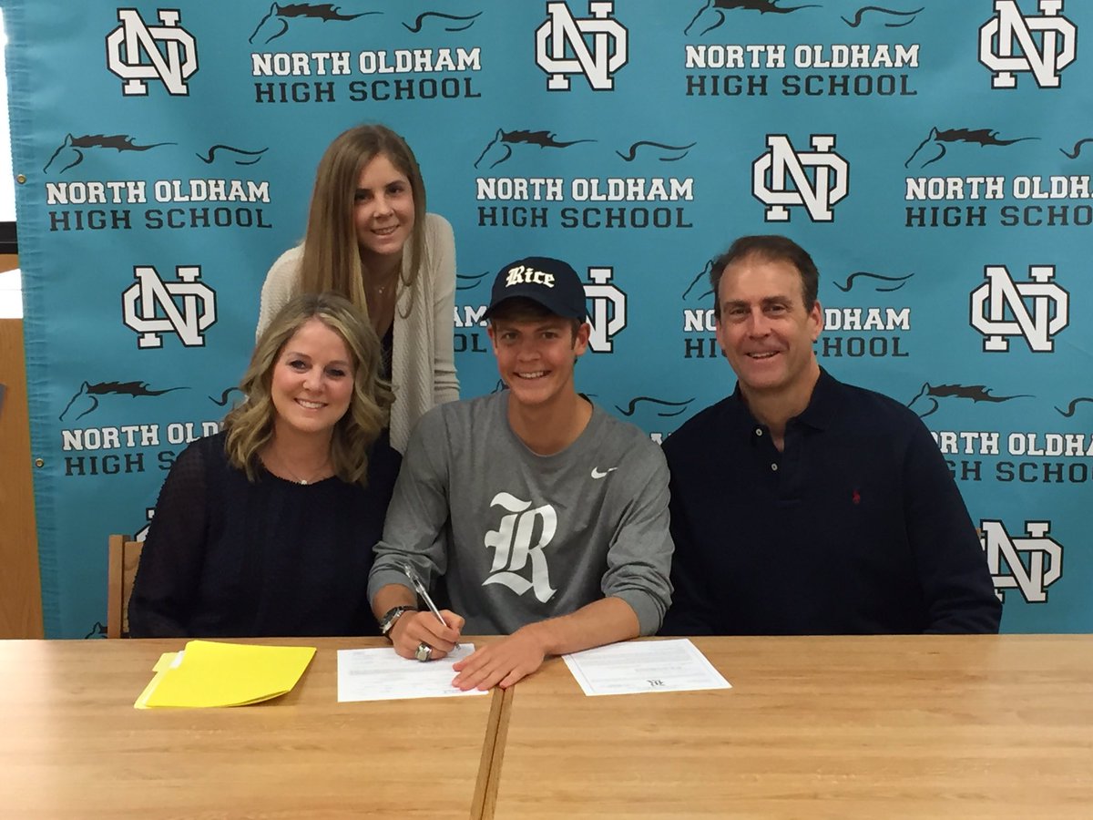 NOMustangs's tweet photo. Trenton Fryman with his mom Wendy, dad Pat and sister Avery as he signs to run at Rice University. https://t.co/L8QBstlZl2