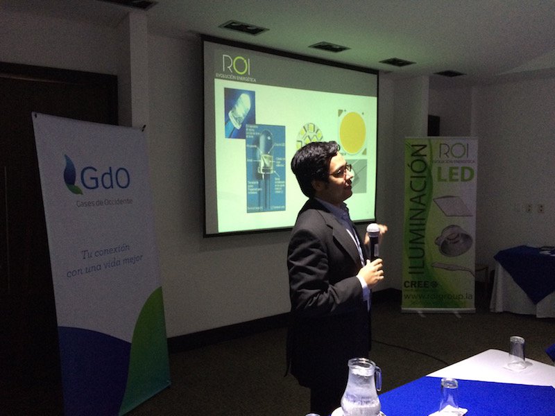 roilighting's tweet photo. Conferencia en Cali de Eficiencia Energética en Iluminación e ingeniería ambiental. https://t.co/Y7eAu6dier