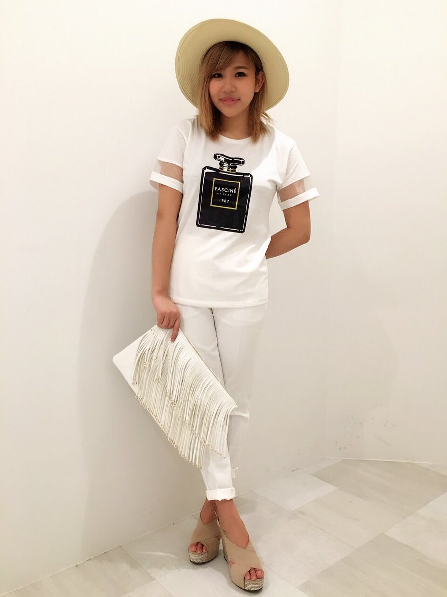 TOCOPACIFIC109's tweet photo. 新作商品♡
「Perfume」Tシャツのcoordinate♫
Price¥3.900＋Tax
大人っ��いシンプルなプリントは一枚で着られます♡
チェック→https://t.co/Sqa1tNb9QN https://t.co/alDYAbd8zM