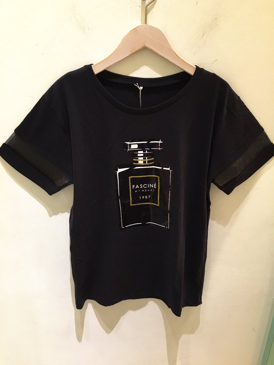 TOCOPACIFIC109's tweet photo. 新作商品♡
「Perfume」Tシャツのcoordinate♫
Price¥3.900＋Tax
大人っ��いシンプルなプリントは一枚で着られます♡
チェック→https://t.co/Sqa1tNb9QN https://t.co/alDYAbd8zM