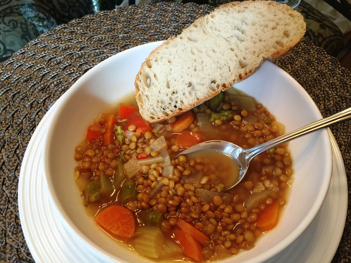 diary_thin's tweet image. Asparagus is back in season!
Lemony Lentil and Asparagus Soup with Red Bell Pepper