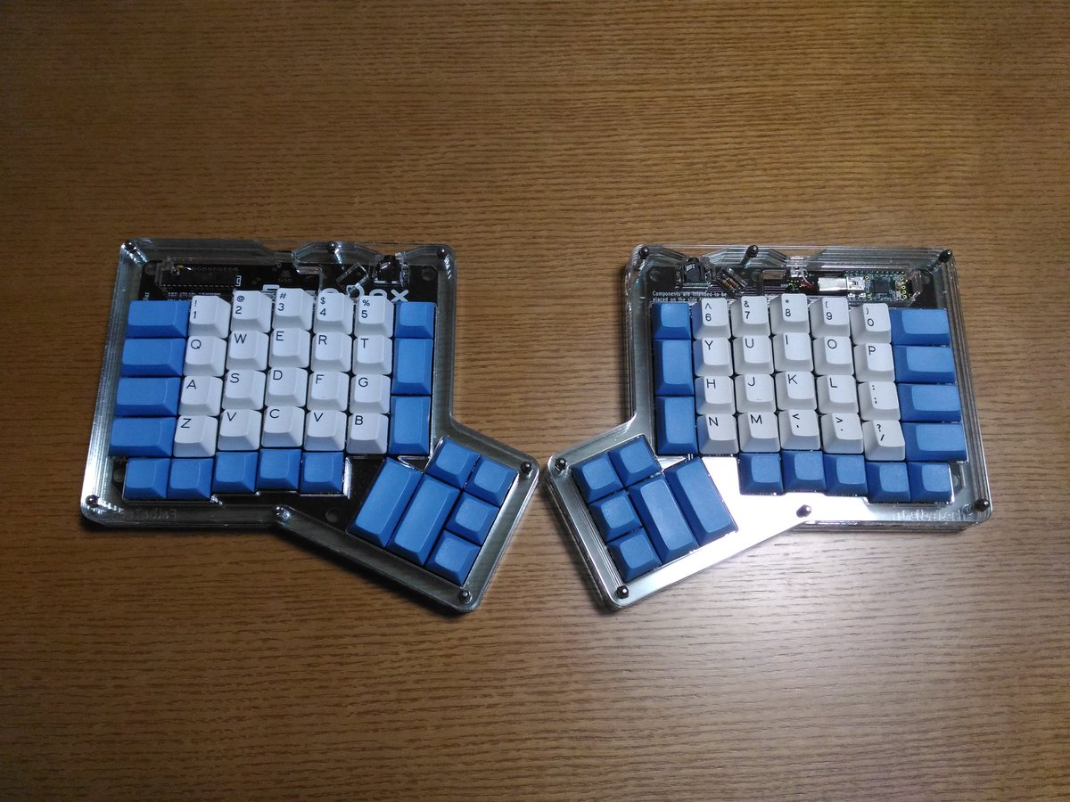 キャップつけたErgodox