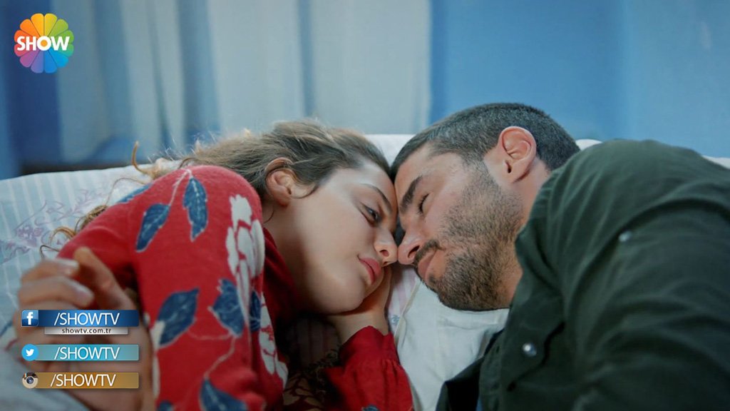 ShowTV's tweet photo. #İlişkiDurumuKarışık'ta geçen hafta neler olmuştu? https://t.co/q32SXKHL6T Yeni bölüm 20 Nisan Çarşamba 20.00'de! https://t.co/R3WPI8MxQr