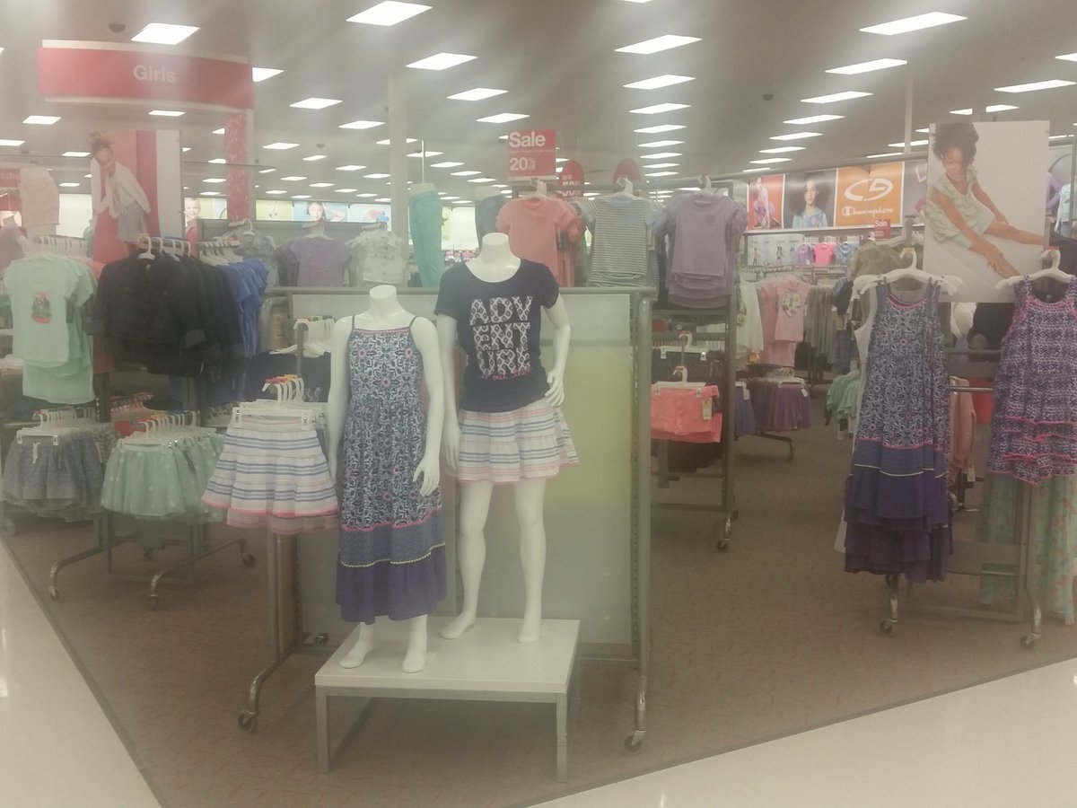 fabfrugal_12's tweet photo. A Lil strikepoint refresh (b4 and after) @Target @nwilliamsUNC #VisualDiva #T1824 https://t.co/XwusRMDk3a