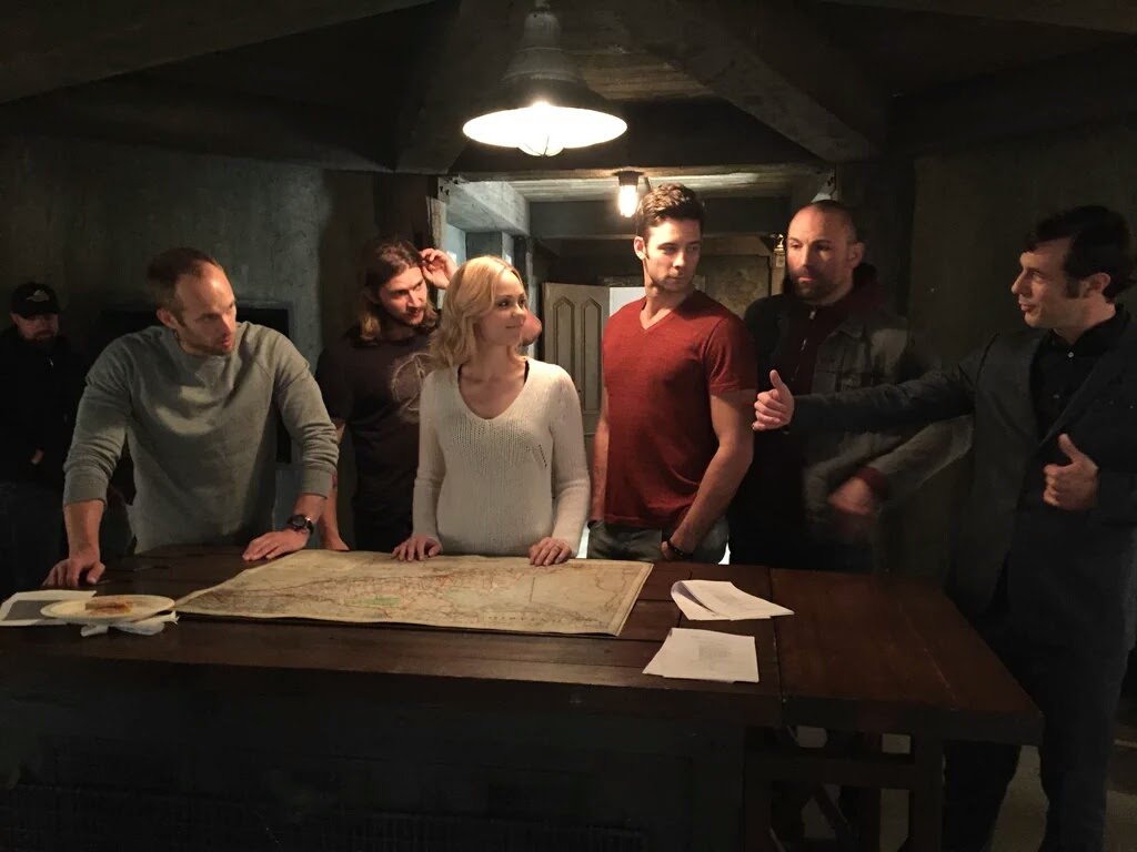 Wolf_Pack_Pride's tweet photo. #Bitten #WerewolfWednesday howl out goes 2 Extended Pack🐺#Marsten #Cain #Haight🐺#FoundFamily (bts 📷: Daegan F. ) https://t.co/YI66bEweZT