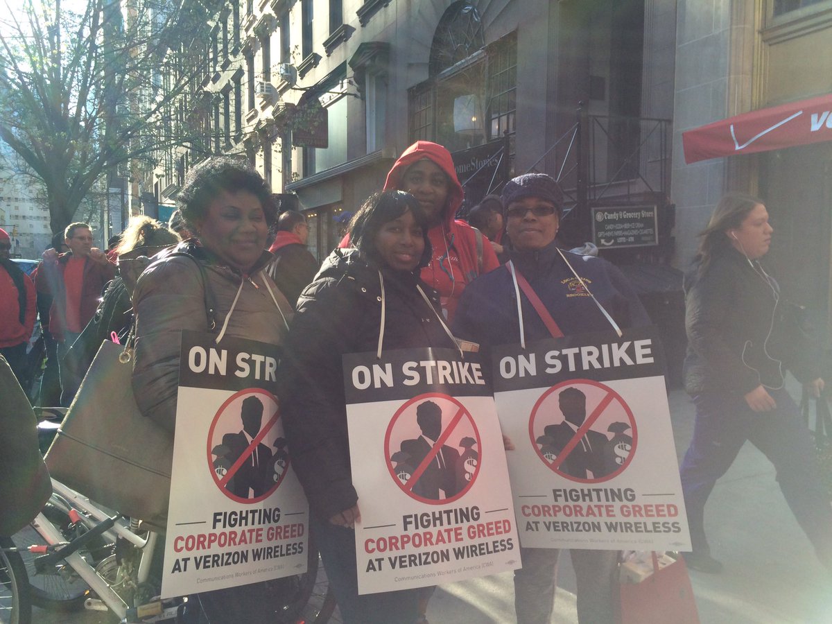 Teamsters's tweet photo. RT @CWADistrict1 ON STRIKE! Verizon Wireless in Brooklyn, NY 💪 #standup2vz https://t.co/qj3pTPaIBg