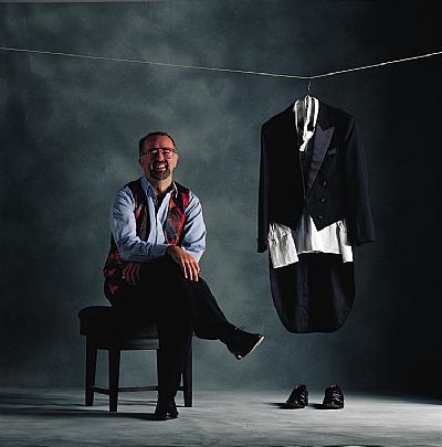 ClwydTweets's tweet photo. #MartinRoscoe brings his amazing musical talent to us on April 17. Find out more here: https://t.co/FsWq9CdQB7 https://t.co/GMOxFXyHnE