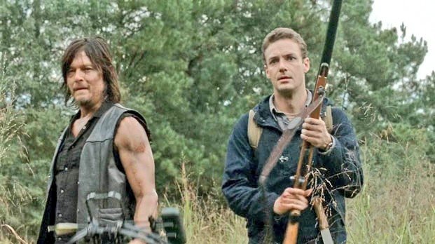 TWD_Lostie's tweet photo. I've just had not enough adventures of these 2 together please #NotDaryl! #NotAaron! 🙏#TeamDaryl #DarylDixon #Aaron https://t.co/ha9RjHU3Uc
