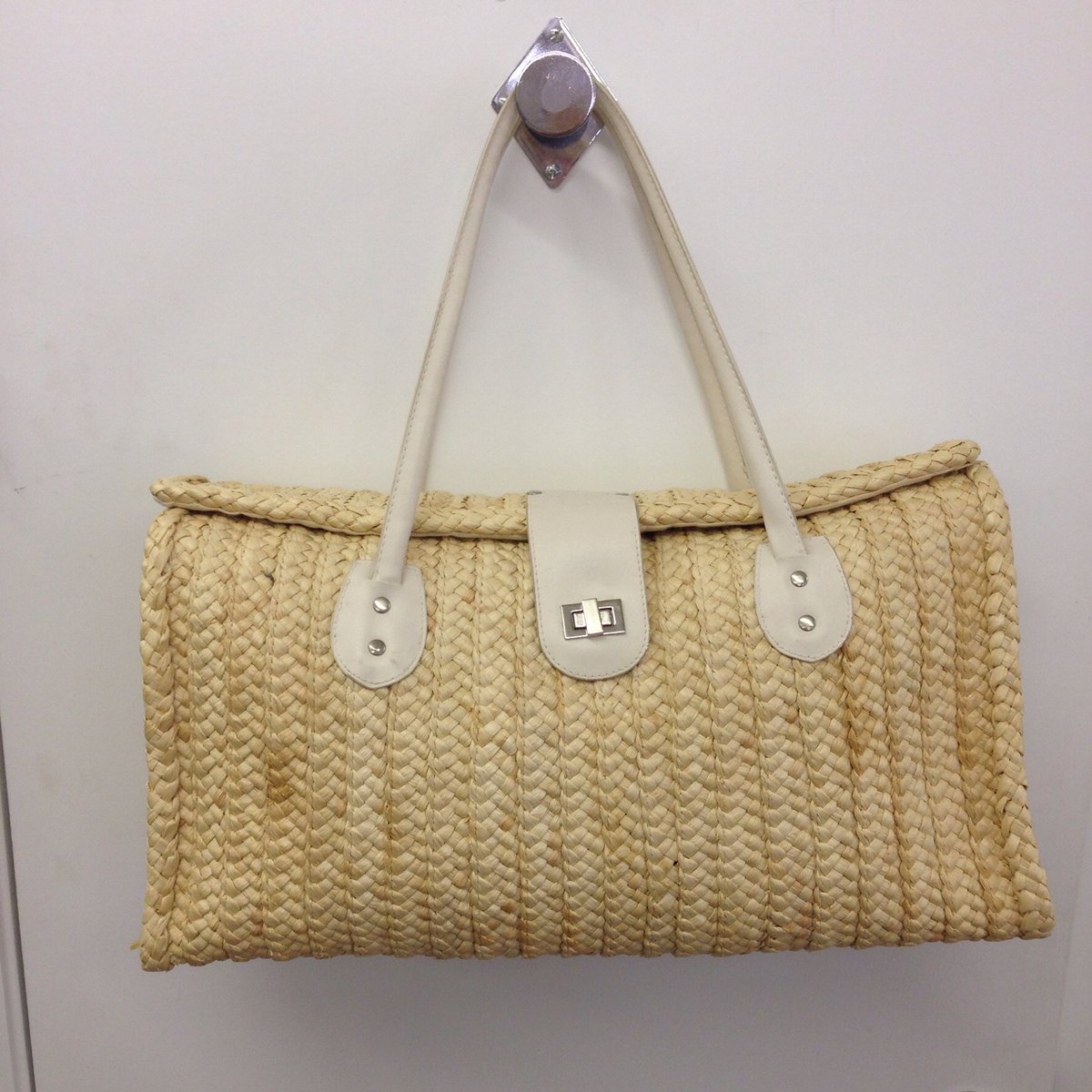 Resaleshop's tweet image. Beach bag beauty #thrift #beach