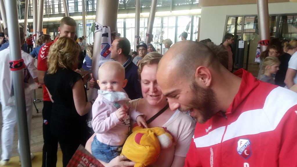 EricRoeske's tweet photo. Adembenemende momenten @HetWKZ @fcutrecht https://t.co/Xc79eSMiK6