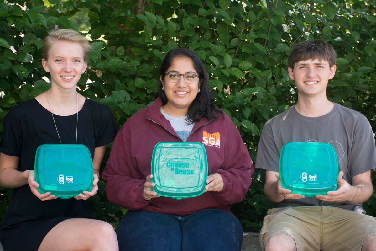 VTGreenDining's tweet photo. These are (some of) the faces of the #VT students that made the #VTReusable program happen. https://t.co/Ux62ins2UA https://t.co/btAcFJN6F1