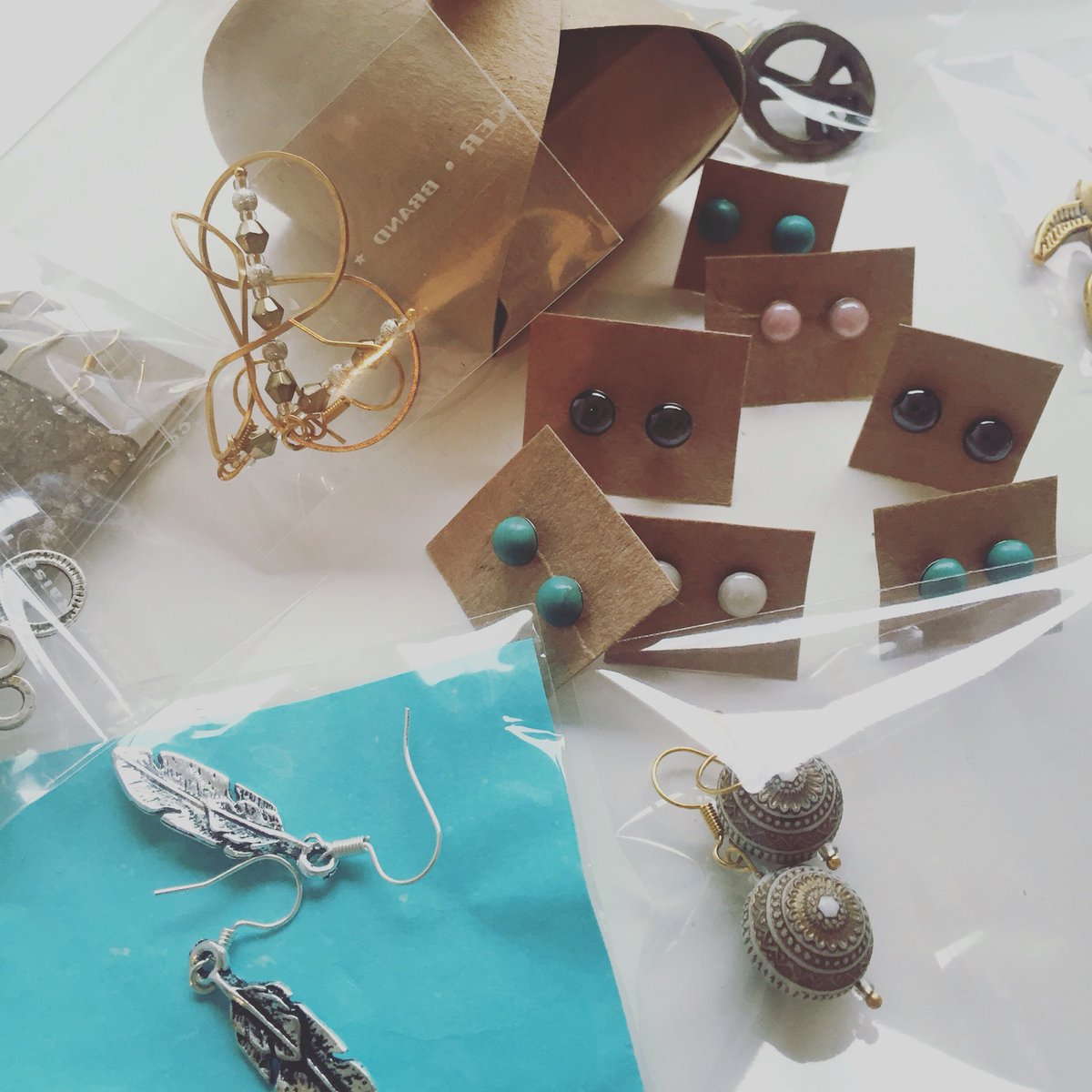 Packing up the wedding favours for the blushing bride to be! 👰❤️#wedding #favours #happy #love  #redbettyfavours
