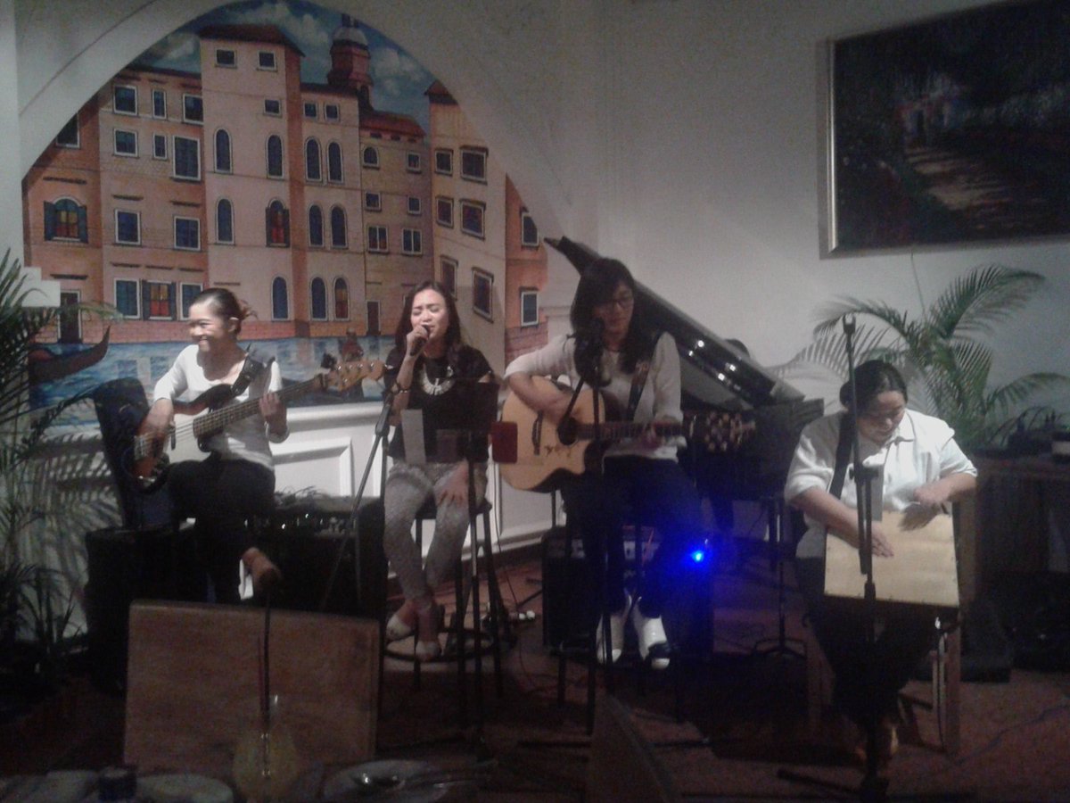 Live music pop&amp;beat at Bianco Sapori D'Italia <a href="/AtriaHtlSerpong/">Atria Hotel Gading Serpong</a> <a href="/AtriaResidences/">Atria Residences Gading Serpong</a>.