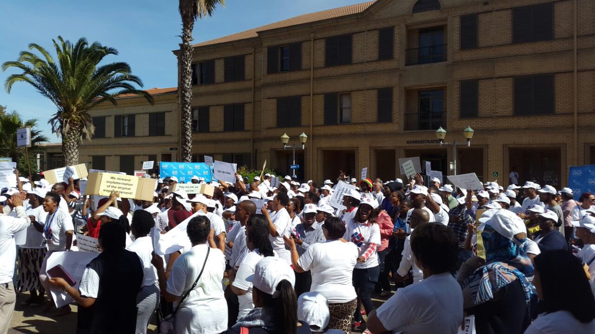JUTTCPUT's tweet photo. JUTT handed over a memorandum of demands to the VC today #CPUTstrike https://t.co/QGaztJqeZW