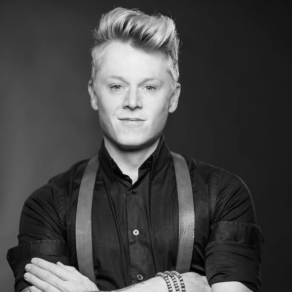 DenverStyleMag's tweet photo. Meet the man behind the name in @DenverStyleMagazine #IssueNo4. @MMSalonDenver is a Denver… https://t.co/G0266KteA1 https://t.co/oIjS4BZ3cm
