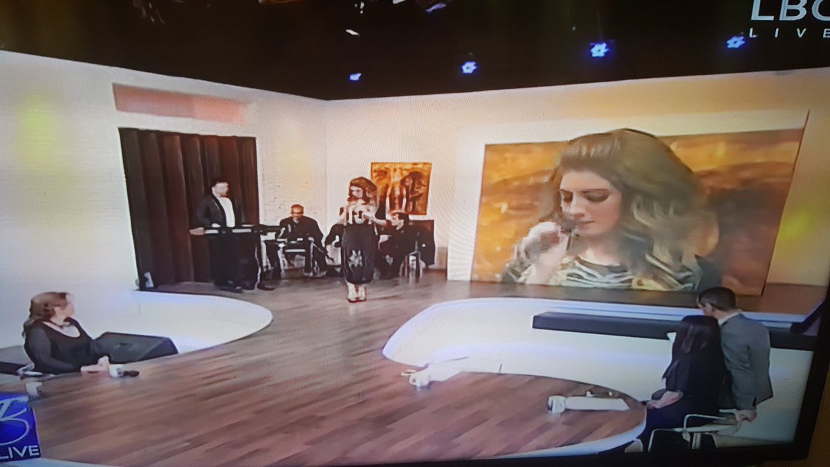 farahyasminenia's tweet photo. ما تحكوليش انا فخورة بيها بزاف😍😍زادمة بالبدرون الجزايري و الهدرة جزايرية و خلاتهم قاع يفهمو جزايري @SuhilaBnLachhab https://t.co/puTvIVIFNh
