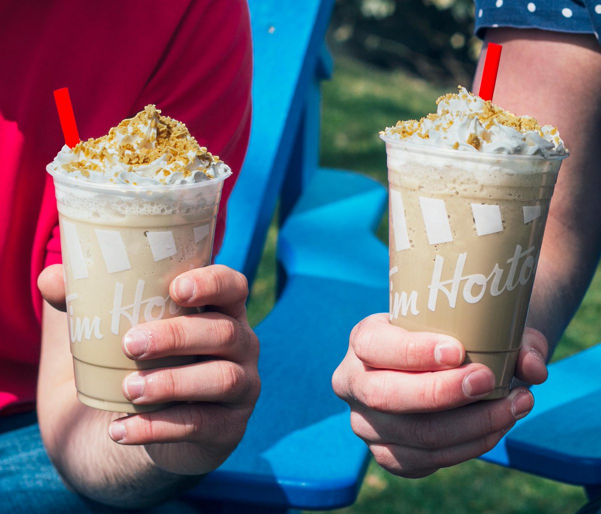 timhortonsqc's tweet photo. Désolés pour l'attente. Voici enfin les Cappuccino glacé à l'érable et Givré crémeux à l'érable. #DélicieusementDici https://t.co/7u3SMAjsy2