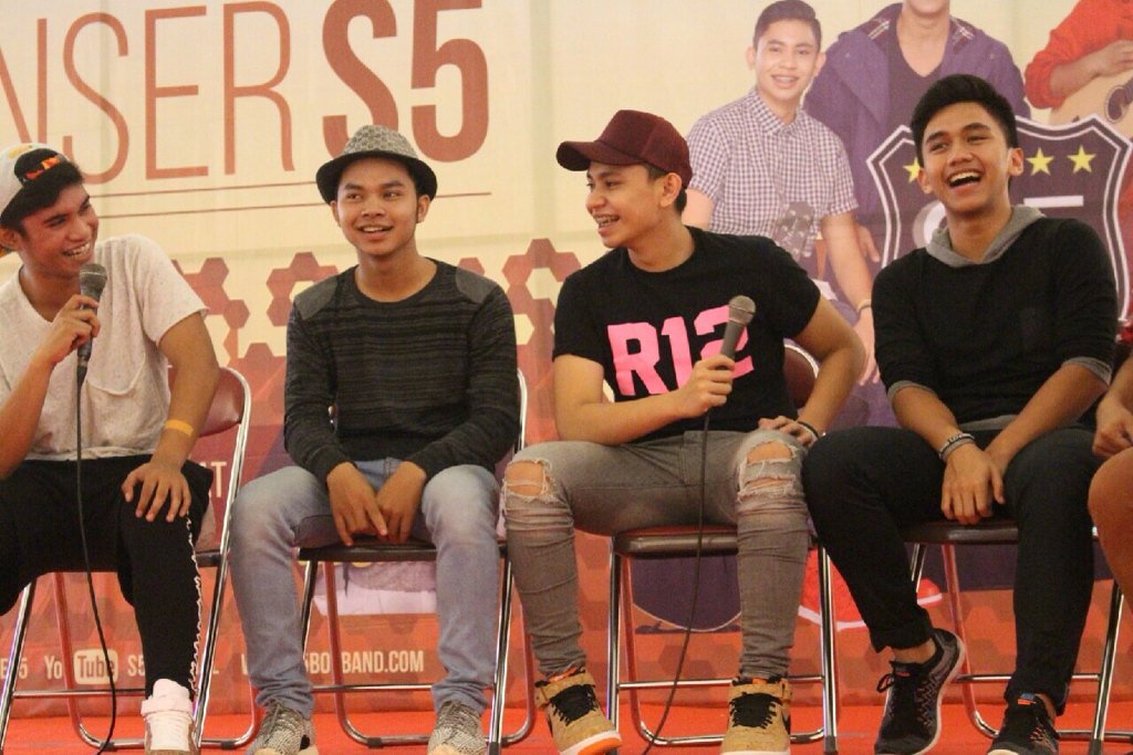 surfiverscrbn's tweet photo. Bahagia itu saat kita bisa ktmu kalian ber4 @jojoanitogea @lamidocorallo Walaupun jauh tpi kita selalu dkt di hati❤️ https://t.co/xKlOBxHwM4