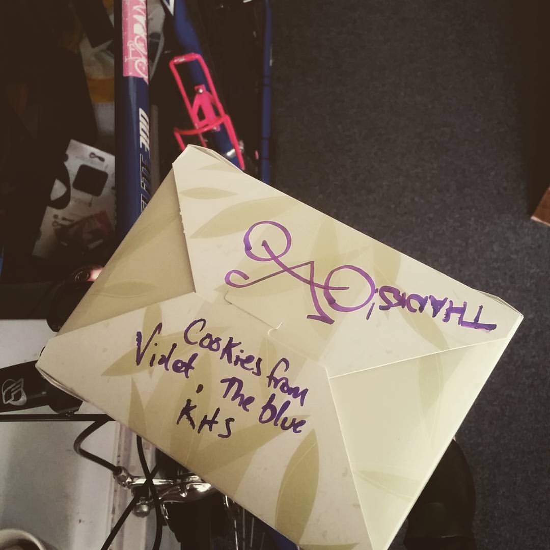 Shelli_CLE's tweet photo. Heading to the @cwru quad for the @CWRUCycling Spring Tune Up! Showing some #cwruspandexlove. @inthecircle @Bike_CLE https://t.co/p96KSRHmwG