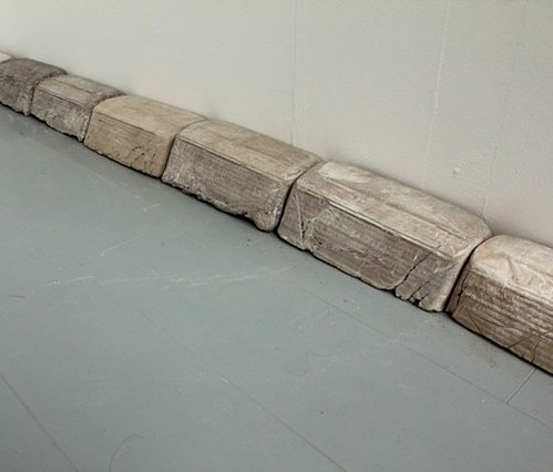 KayWoo6's tweet photo. Curb vb. Cast concrete https://t.co/rRq7KNiS9k