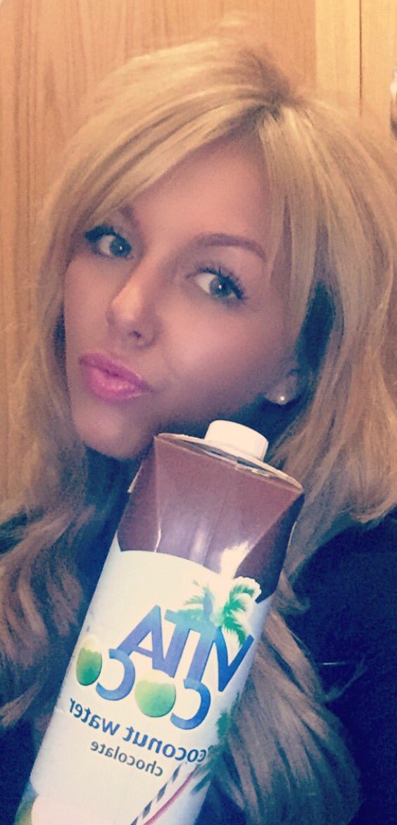 JadeForster1's tweet photo. @xharriethx haha pure advertisement here H!!We should get hired to promote!😂😋✌️😂#chocolatecocunutwater #tasty #pout https://t.co/M50926eLN9