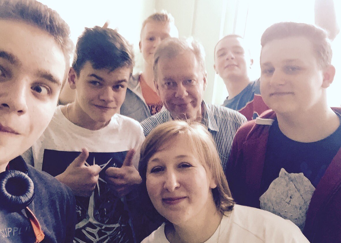 BrzozkaZ's tweet photo. Młodzi, zdolni i programują w #appinventor - @M_Kodowania z Gimnazjum nr 1 w Iławie. Z @BlankaF i @AleksandraEP https://t.co/1F129XpzgH