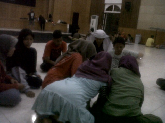 Persiapan, Pentas mandiri "Sangkar Belenggu" 7 mei 16  <a href="/agusutomo_jtg/">Kepala BAKORWIL lll</a> <a href="/wanggihoed/">PANTOMIM INDONESIA</a> <a href="/AsliPoerworedjo/">TANPA KITA BEDA JALAN CERITA!</a> <a href="/ganjarpranowo/">Ganjar Pranowo</a>