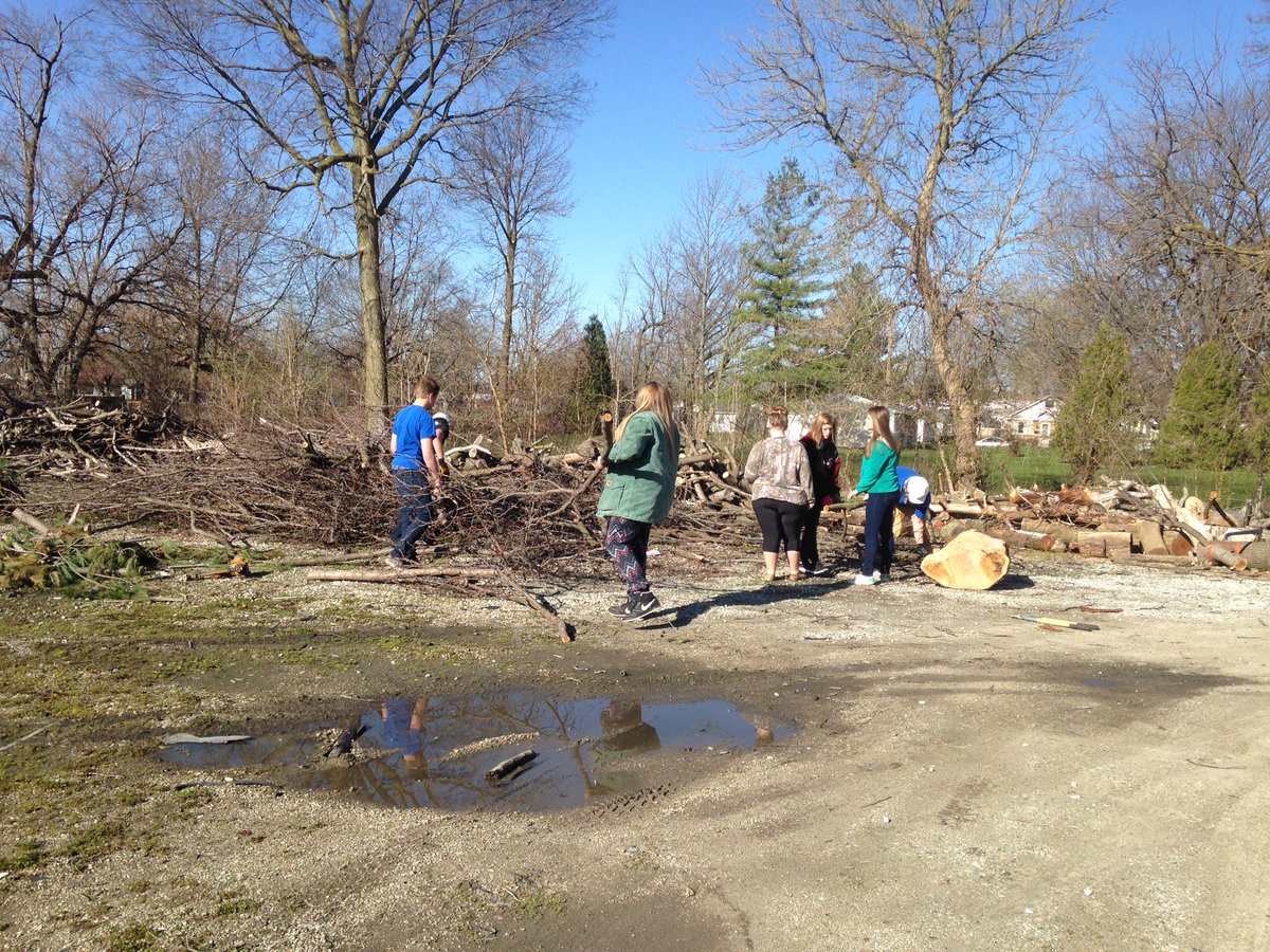 KokomoCrossing's tweet photo. JTP Microbusiness teams getting things done in preparation for #EarthDay! #CrossingJTP https://t.co/MQm6Le5Gk7