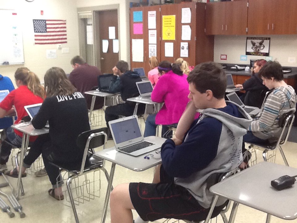 steve_esserACHM's tweet photo. State testing and the kids are working hard! #hornetpride https://t.co/sdqXxc8maC