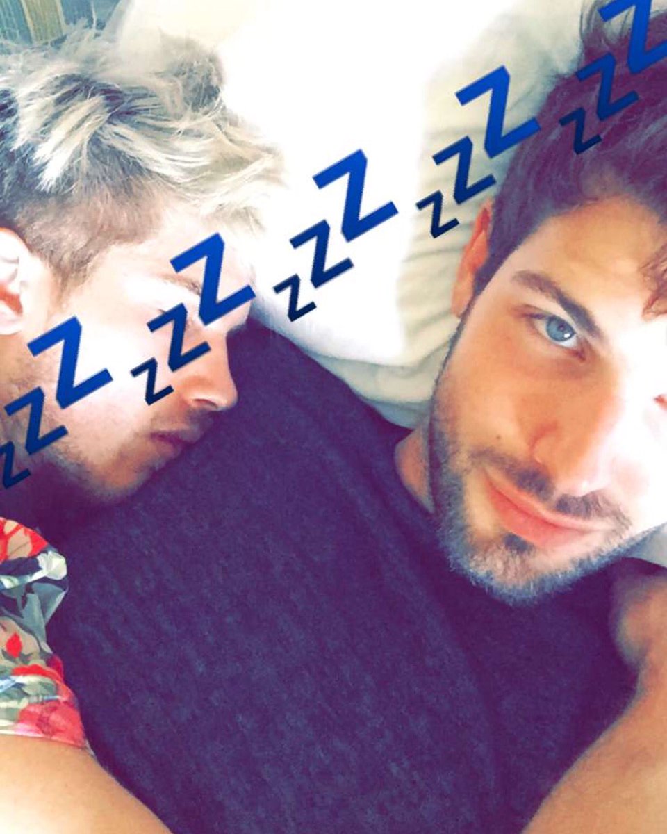 JanielPredaa's tweet photo. We need more photos like this😍😍❣ @JoeyGraceffa @MisterPreda https://t.co/OoMtLZjB6s