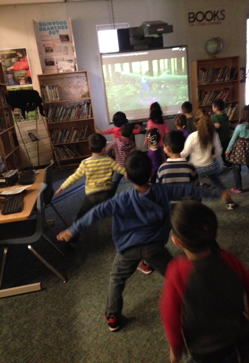 brimwood_tdsb's tweet photo. FDK class starting off the day with some #Yoga #calmalertlearning #finishstrong https://t.co/RsabrwXqPZ