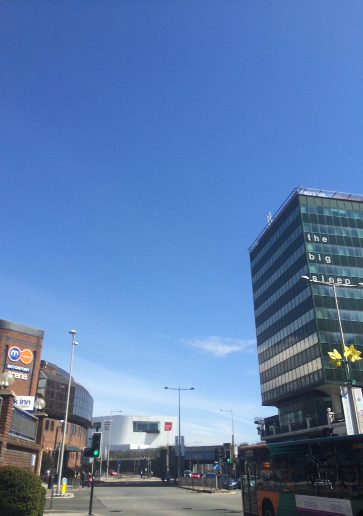 EJ_iam's tweet image. When you have a break to get food and it's lovely outside 😣 I'm in Uni again until closing #Typical #3rdYearProblems