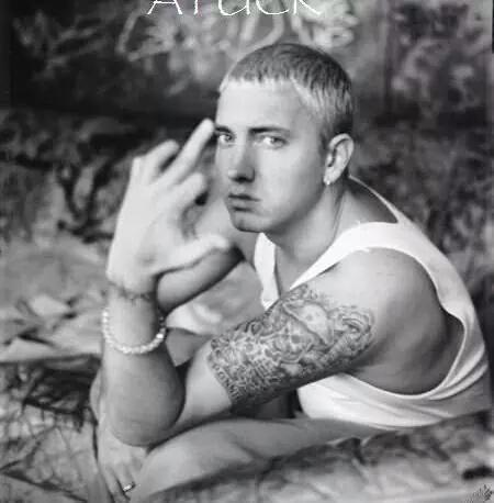 LSPDDaneJackson's tweet photo. @Alex_Ashfold hey alex ur a homo heres ur giving away present https://t.co/cQ5nMcW9Nd