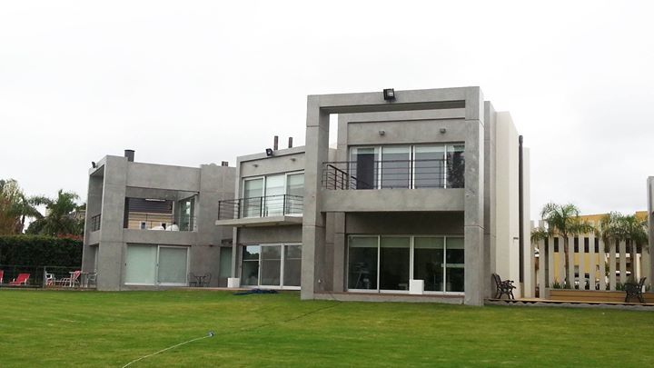 germansalasarq's tweet photo. Casa YD, ubicada en el Club de Campo Estancia Abril, #BuenosAires
#Arquitectura #CountryA… https://t.co/72ZEPHnxOU https://t.co/Sjid43ag3t