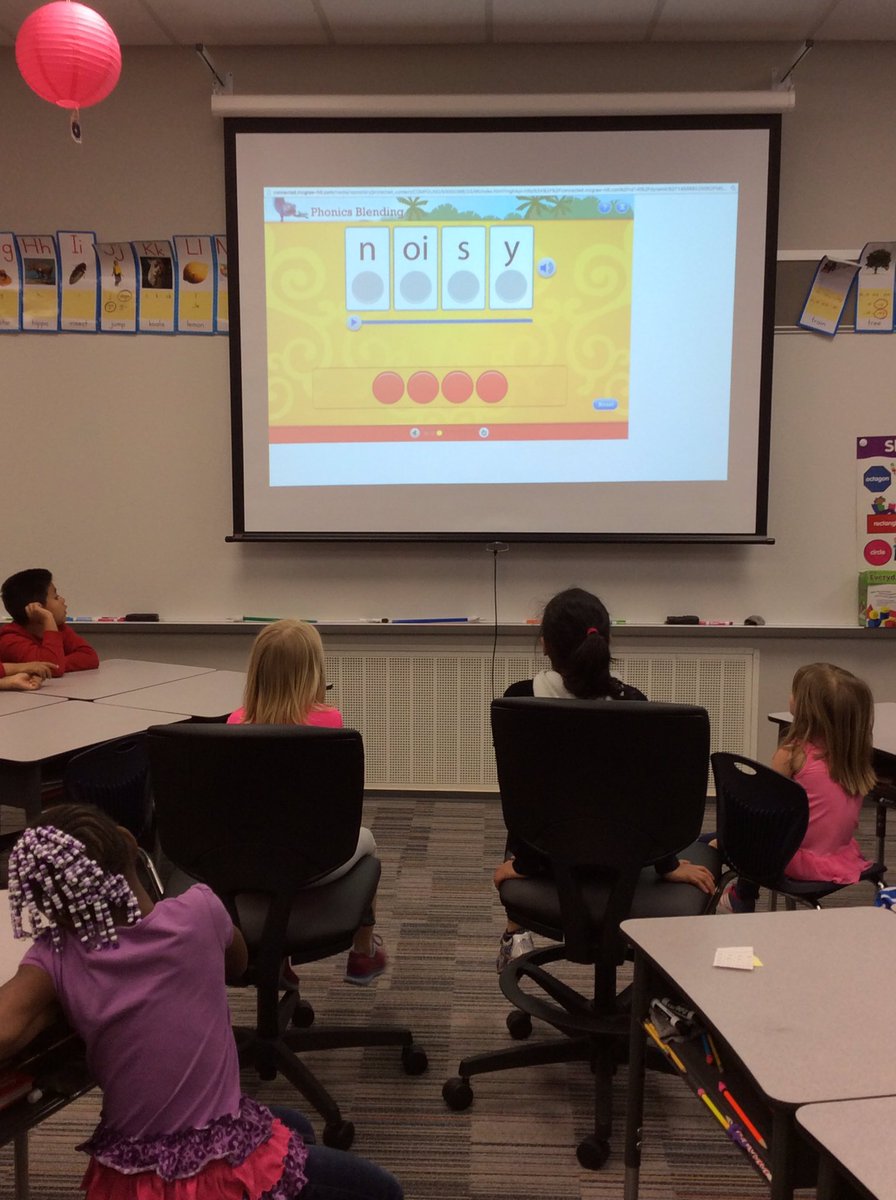 MrsSwift_SMSD's tweet image. Sometimes students need a view from the teacher chair! #differentviewpoints #ShawanoeProud #team512 @theSMSD