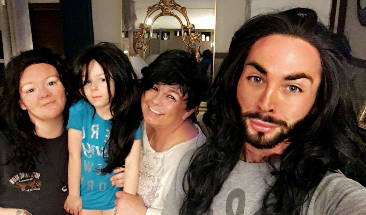 Edwardlondyn's tweet photo. Bella loves them so insisted we dress up like them at a slumber party. @KrisJenner @kourtneykardash @KimKardashian https://t.co/V78G0hMzNu