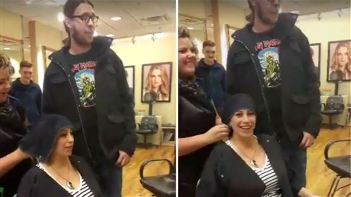 TODAYshow's tweet photo. See her emotional reaction! Woman dyes her hair to reveal gender of baby: https://t.co/eBfCOqs7UP https://t.co/IrZMy6pjhH